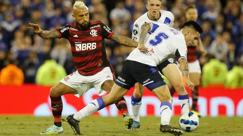 Arturo Vidal será titular esta noche en el Flamengo