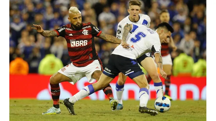 Arturo Vidal será titular esta noche en el Flamengo