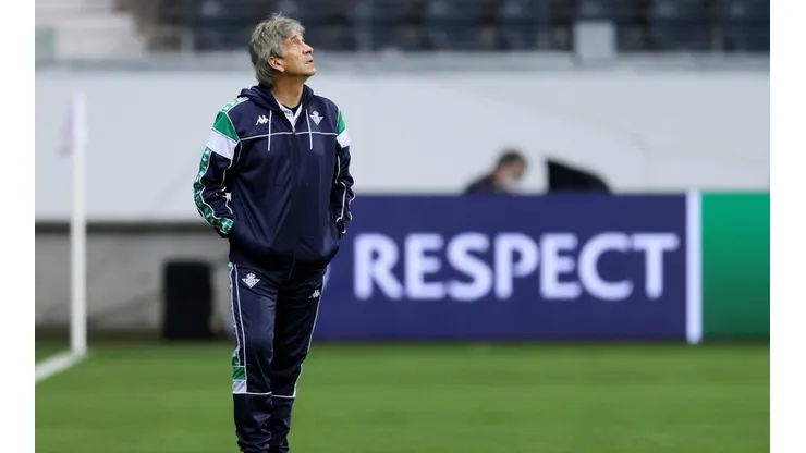 Manuel Pellegrini incluye a Claudio Bravo en la convocatoria para debut en Europa League.