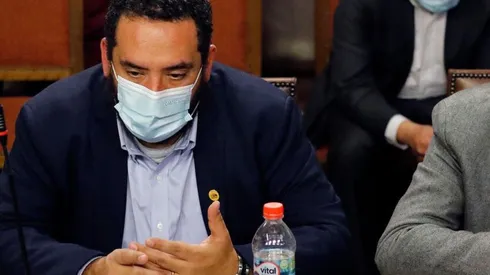 Nicolás Cataldo en su trabajo como subsecretario de Educación.