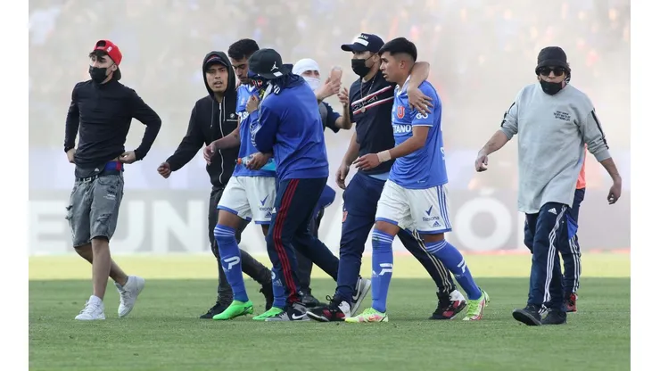 Universidad de Chile identificó a 26 sujetos que ingresaron a la cancha para el clásico universitario.