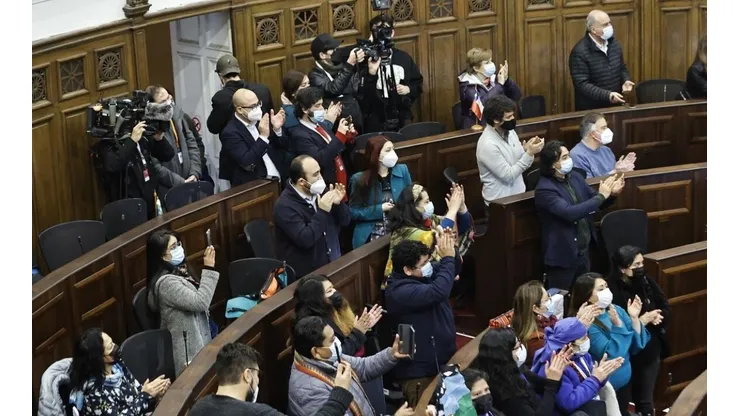 ¿Pueden los Convencionales volver a presentarse para redactar una Nueva Constitución?