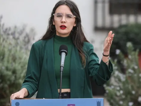 Camila Vallejo dice que ministros están disponibles ante inminente cambio de gabinete