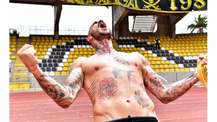 Mauricio Pinilla celebró el triunfo del Rechazo.