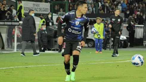 Matías Fernández es el único chileno que queda en competencia en la Copa Sudamericana.