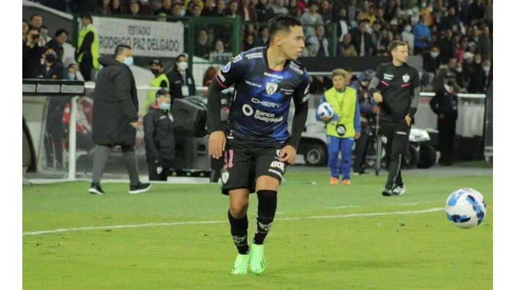 Matías Fernández es el único chileno que queda en competencia en la Copa Sudamericana.