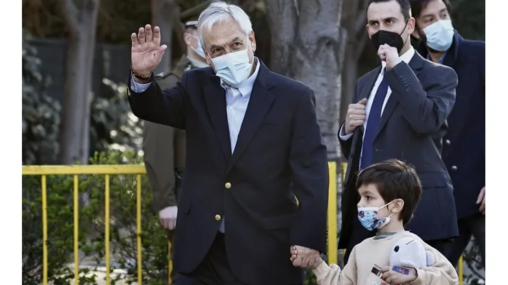 Sebastián Piñera votó en Las Condes.