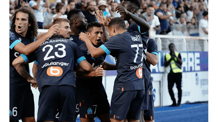 Amine Harit celebra el 2-0 del Olympique de Marsella sobre el Auxerre: fue el tercer gol de Alexis Sánchez en la Ligue 1.