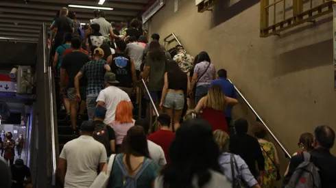 ¿A qué hora cierra el Metro de Santiago este sábado previo al Plebiscito?