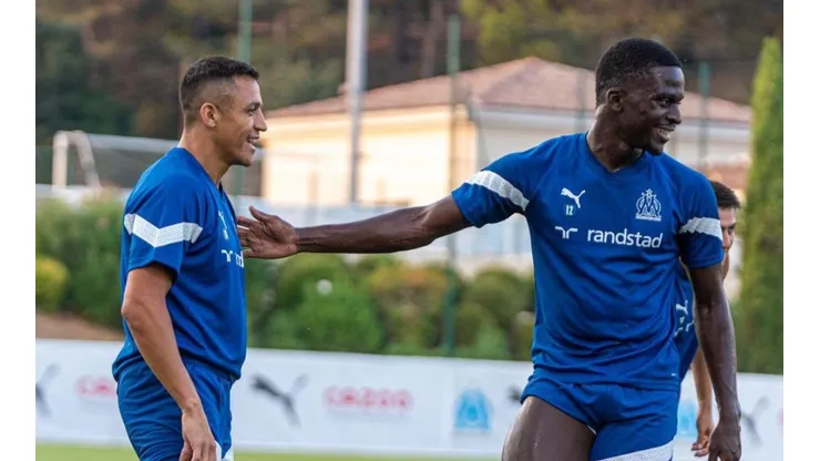 Bamba Dieng disfrutó de los entrenamientos con su ídolo Alexis Sánchez.