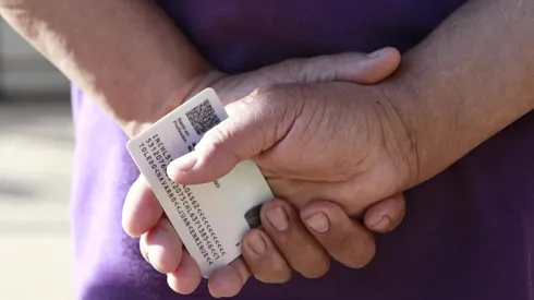 ¿Se puede votar sin el carnet de identidad? ¿Qué dice el Servel?