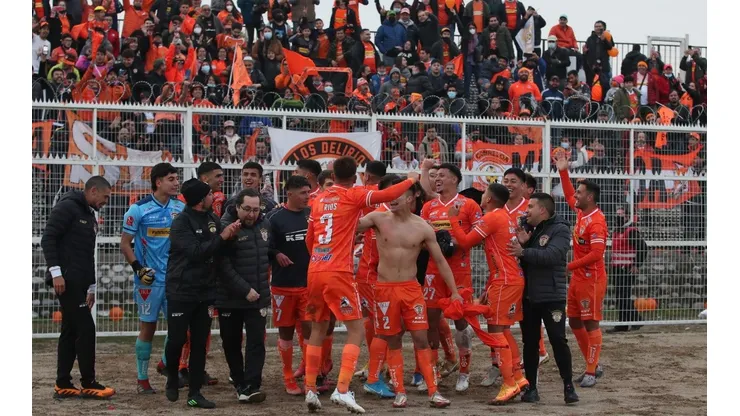 Cobreloa jugará a puertas cerradas ante Barnechea como visita en duelo clave por el ascenso a Primera A.