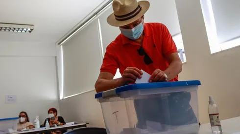 ¿Es cierto que un voto en blanco o nulo se suma a la mayoría en la elección?