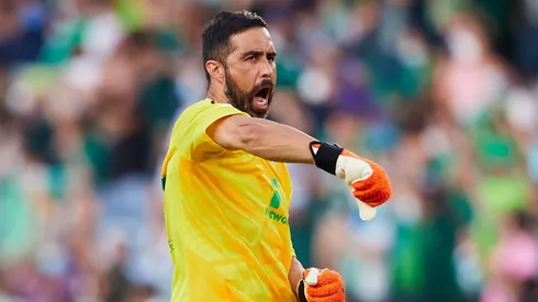Claudio Bravo ya puede ser citado y justo ante el Real Madrid de Carlito.
