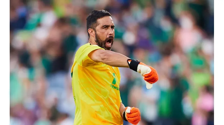 Claudio Bravo ya puede ser citado y justo ante el Real Madrid de Carlito.
