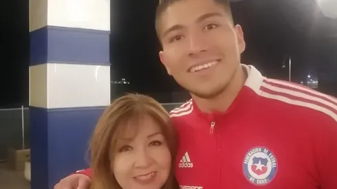 Brayan Cortés compartió feliz con su mamá en Iquique