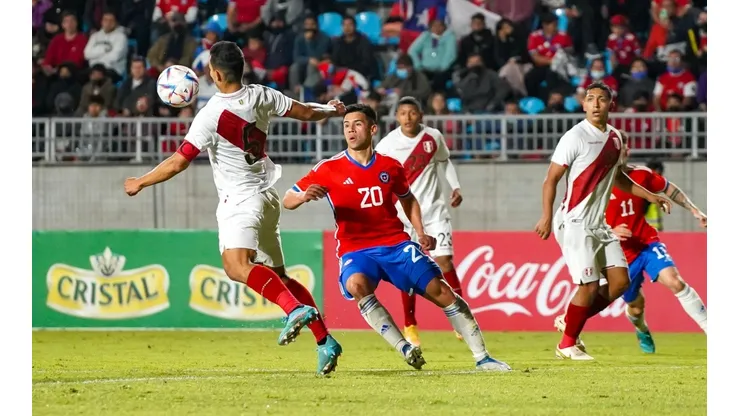Alexander Aravena anotó el primer gol de Chile ante Perú sub 23