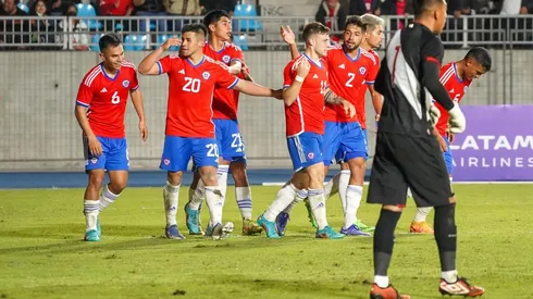 La Roja sub 23 derrotó a Perú en Iquique con gol de Alexander Aravena.