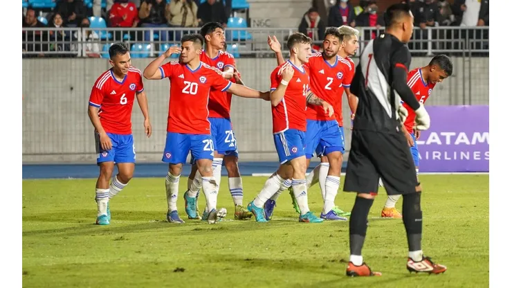La Roja sub 23 derrotó a Perú en Iquique con gol de Alexander Aravena.