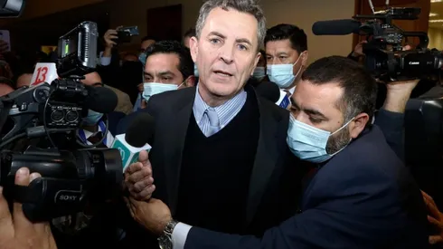 El diputado Gonzalo de la Carrera protagonizó un bochornoso incidente.