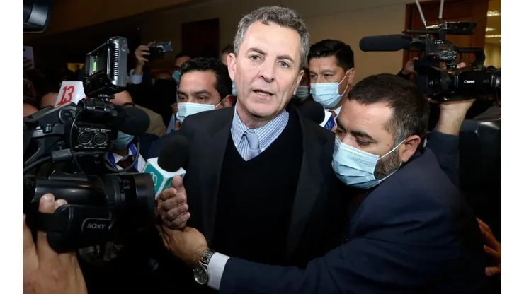 El diputado Gonzalo de la Carrera protagonizó un bochornoso incidente.