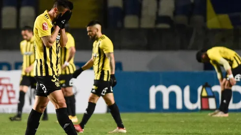 Fernández Vial no levanta cabeza en la Primera B