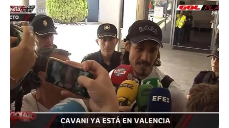 Edinson Cavani aterrizó en Valencia