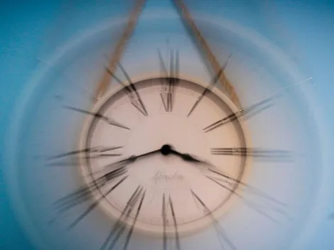 ¿Cuándo es el cambio de hora y hay que adelantar o atrasar los relojes?