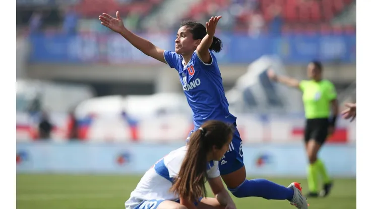 La U da el primer golpe y se queda con el Clásico Universitario fem