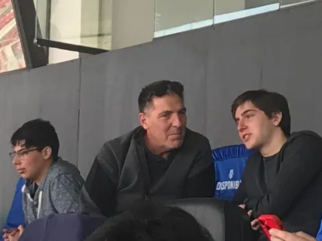 Toto Berizzo llega al Estadio Nacional a ver el clásico universitario