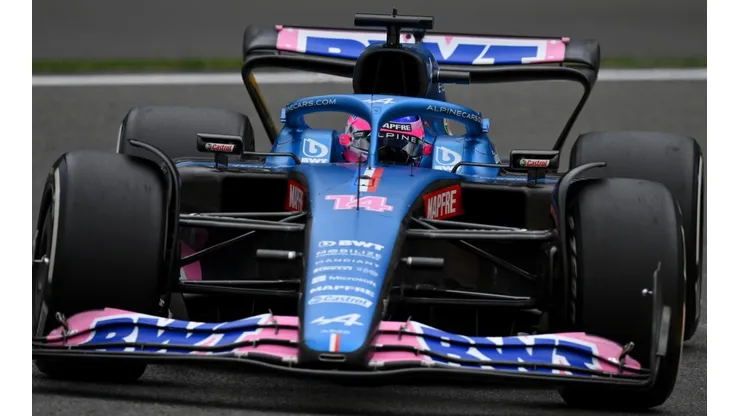 Las penalización a Verstappen y Leclerc dejaron a un tridente hispanohablante en los primeros lugares de la grilla.