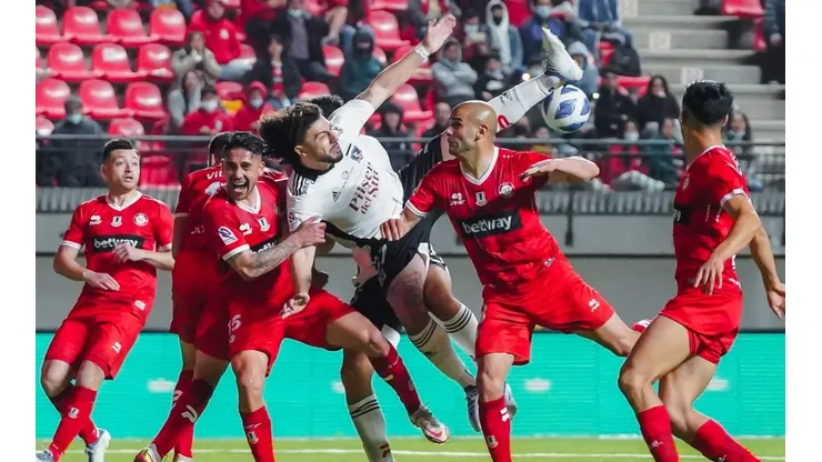 Colo Colo tropezó ante la combativa La Calera en el Nicolás Chahuán Nazar.