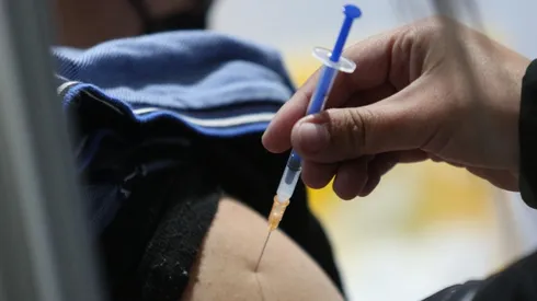 Moderna demanda a Pfizer por "copiar" teconología en vacunas COVID-19