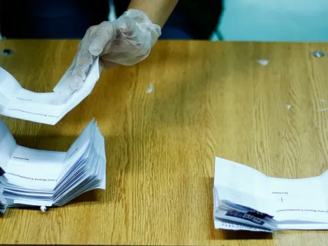 ¿Cuáles son las multas por no votar y cómo puedo excusarme?