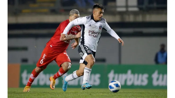 Vicente Pizarro es uno de los juveniles con más minutos en Colo Colo