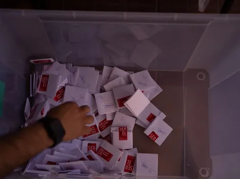 ¿Cuáles son las excusas para no votar en el Plebiscito y cómo puedo evitar multas?