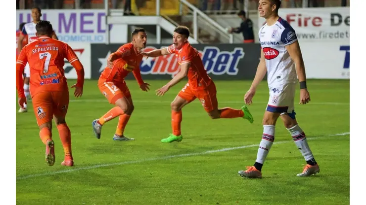 Jorge Espejo le dio la victoria a Cobreloa sobre Melipilla y puso al cuadro nortino a seis puntos del líder de Primera B, Magallanes
