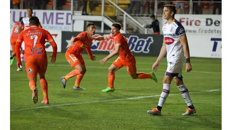 La tabla de posiciones de la Primera B está cada fecha más ardiente.