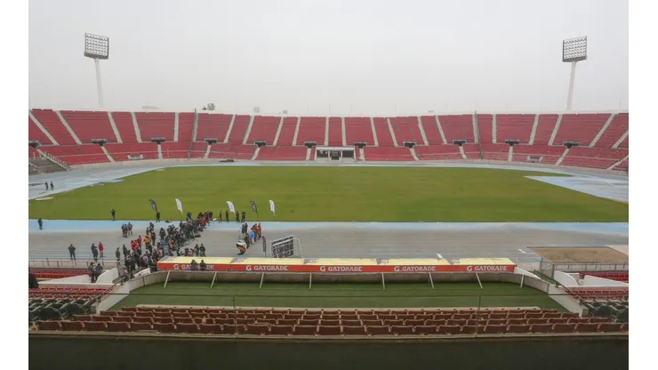 La cancha del Estadio Nacional está impecable