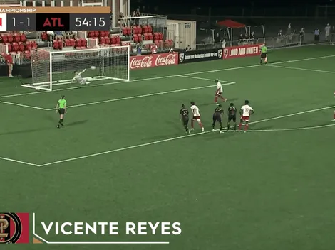 Vicente Reyes tapa penal a lo Bravo y es destacado en Estados Unidos