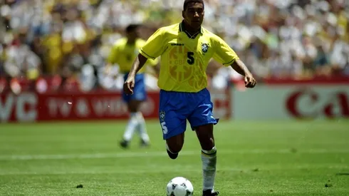 Mauro Silva con la camiseta de la selección brasileña