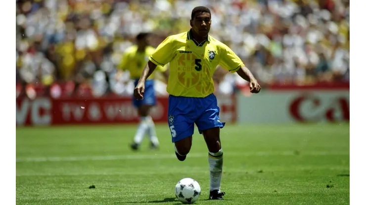 Mauro Silva con la camiseta de la selección brasileña