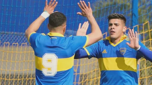 Brandon Cortés festeja otro gran gol en la Reserva de Boca Juniors.