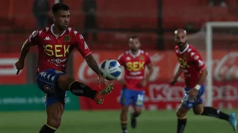 Gonzalo Espinoza será baja del duelo que se juega el domingo en La Pintana.