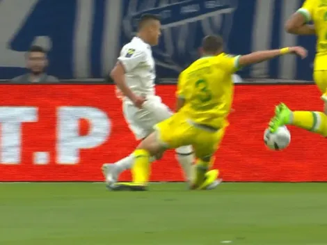 Sucio planchazo a Alexis: dos penales no cobrados a AS70