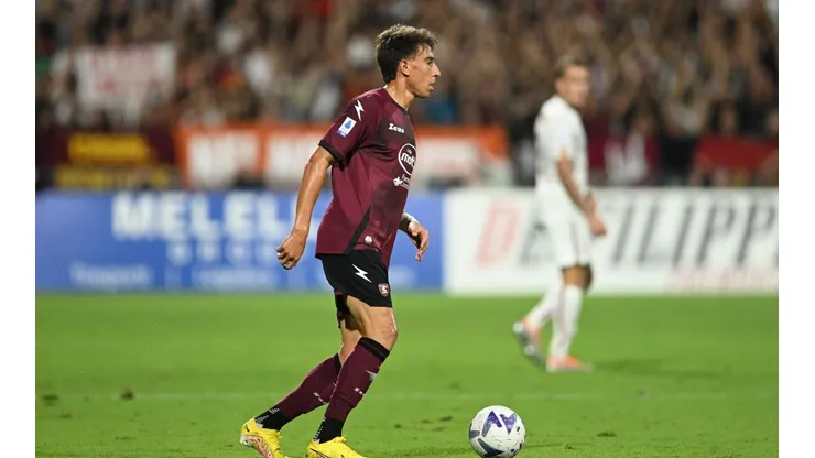 Diego Valencia sumó algunos minutos de acción en la Serie A con la Salernitana, que cosechó un punto.