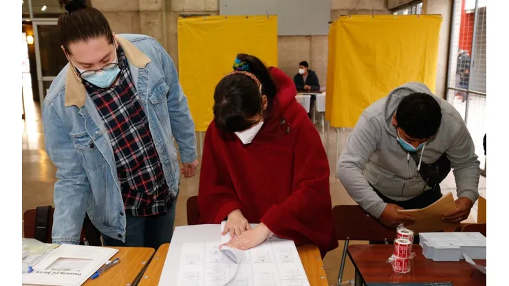 ¿Puedo ser vocal de mesa como voluntario y cuánto dinero pagan?