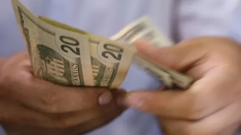 ¿A cuánto está el Dólar y el Euro hoy y el cambio a peso chileno?