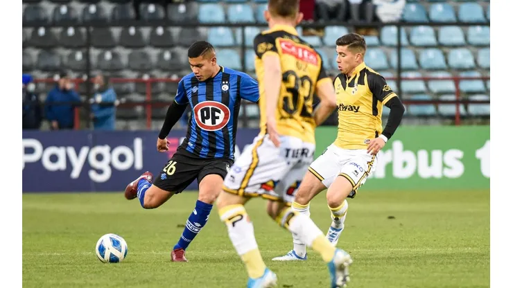 El duelo entre Huachipato y Coquimbo por octavos de final de Copa Chile dejó un jugador Pirata con problemas.
