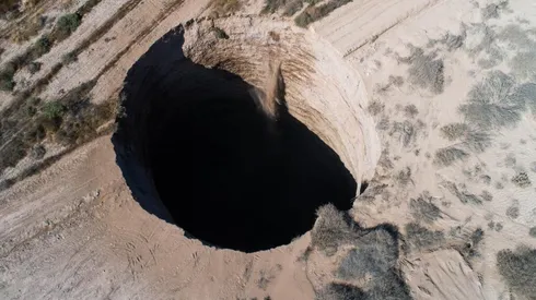 El socavón apareció en Tierra Amarilla el pasado 30 de julio.